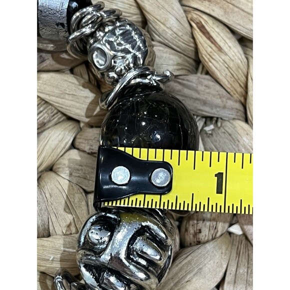 Metallic Foil & Glass Bead Bracelet Stretchy Cha Cha Beads Silver Tone Black - Picture 7 of 7
